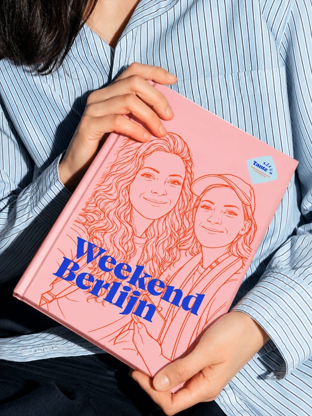 Roze kleurboek Weekend Berlijn met een lijntekening op de cover